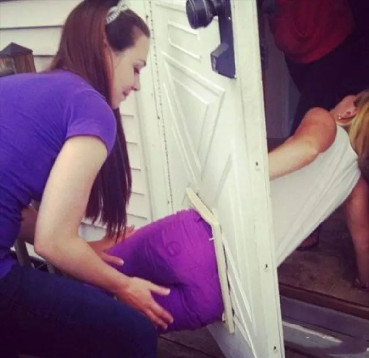 JE LI S NJIMA SVE U REDU? Cure stale pred objektiv u vrlo bizarnom izdanju