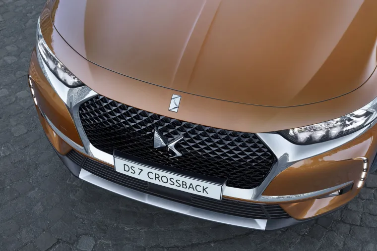 DS 7 CROSSBACK: Pogledajte novi simbol ovog branda iz svih kuteva