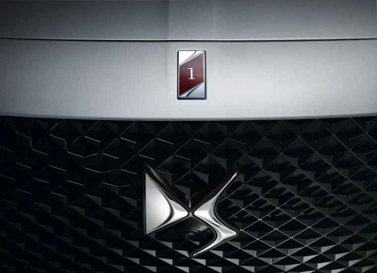 DS 7 CROSSBACK: Pogledajte novi simbol ovog branda iz svih kuteva