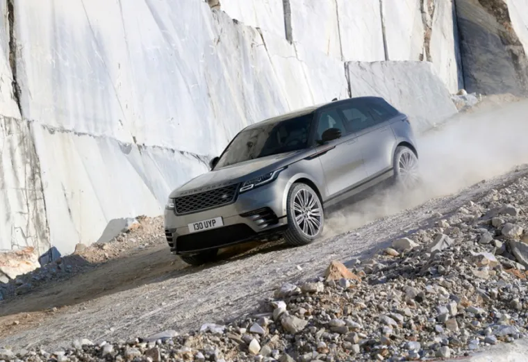 ISTOVREMENO ELEGANTAN I ROBUSTAN: Ovo je Range Rover Velar, ljepotan za kojim će se svi okretati