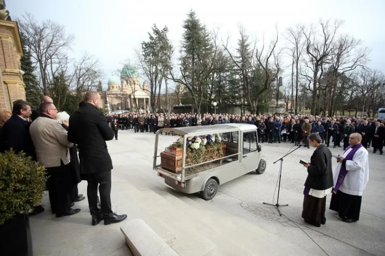 HRVATSKA SE OPROSTILA OD LEGENDE DINAMA: Posljednje zbogom čovjeku koji je odu&scaron;evljavao mase