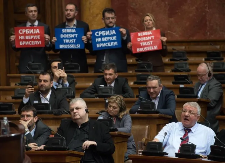 &Scaron;e&scaron;elj i radikali ometali govor &scaron;efice EU diplomacije u Skup&scaron;tini Srbije