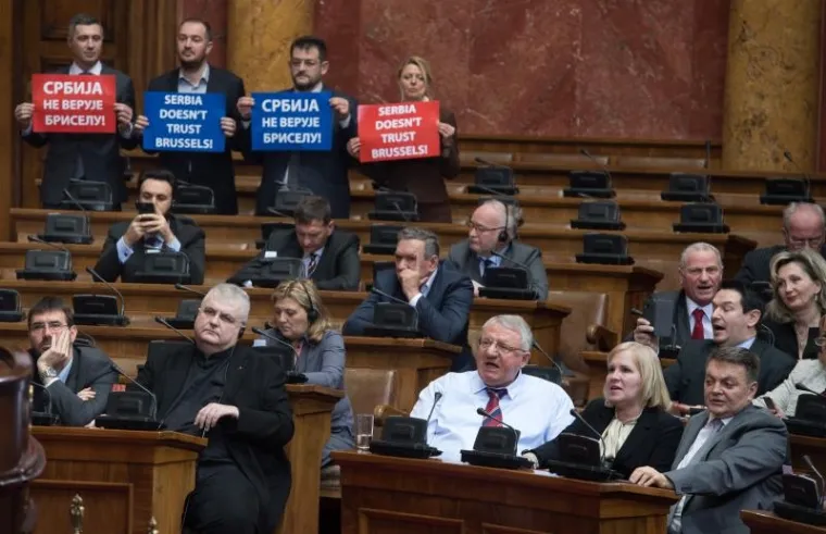 &Scaron;e&scaron;elj i radikali ometali govor &scaron;efice EU diplomacije u Skup&scaron;tini Srbije