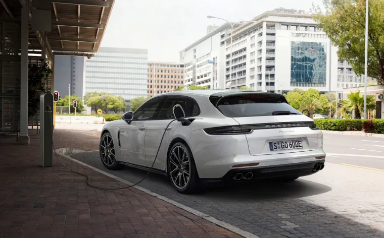 UŽIVAJTE, TE&Scaron;KO DA MOŽE BOLJE OD OVOG: Pogledajte kako izgleda Porsche Panamera Sport Turismo