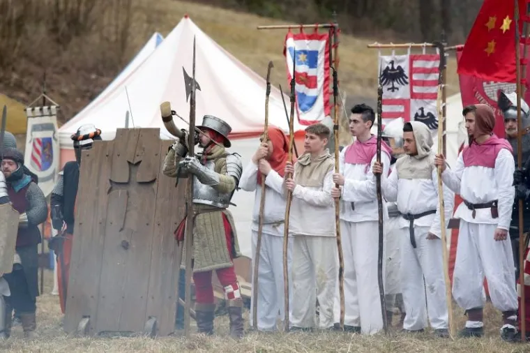 Samobor: Na livadi Vugrin&scaron;čak održano uprizorenje Samoborske bitke iz 1441.godine