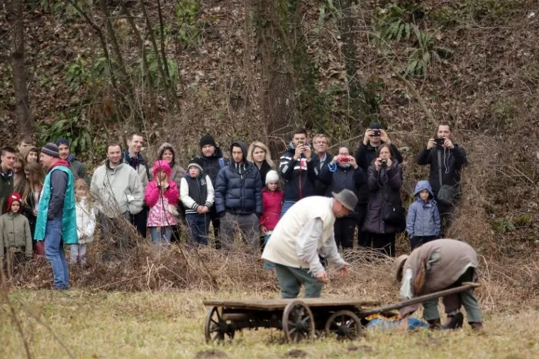 Samobor: Na livadi Vugrin&scaron;čak održano uprizorenje Samoborske bitke iz 1441.godine