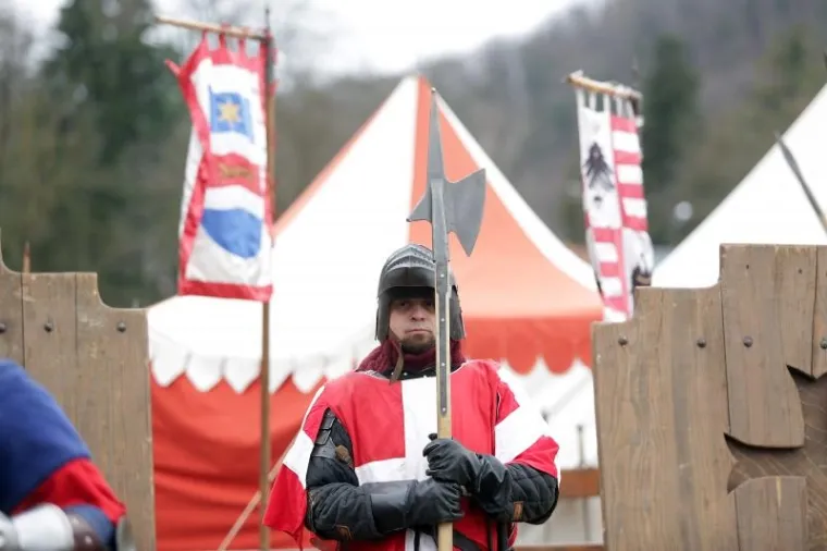 Samobor: Na livadi Vugrin&scaron;čak održano uprizorenje Samoborske bitke iz 1441.godine