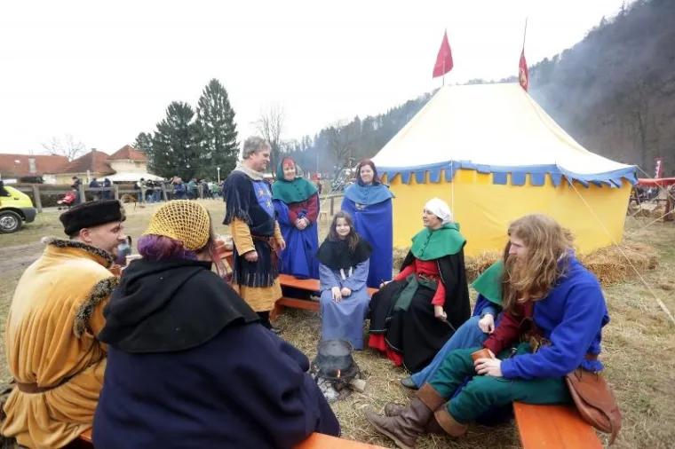 Samobor: Na livadi Vugrin&scaron;čak održano uprizorenje Samoborske bitke iz 1441.godine