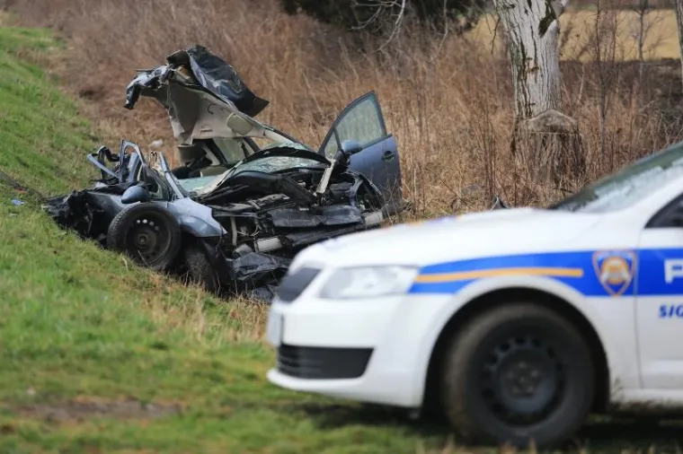 TRAGEDIJA KOD VUKOVARA: U prometnoj nesreći smrtno stradale tri osobe