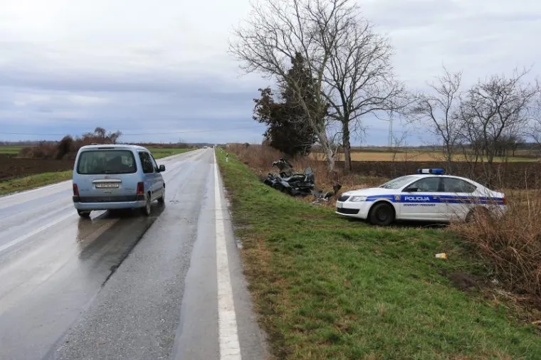TRAGEDIJA KOD VUKOVARA: U prometnoj nesreći smrtno stradale tri osobe