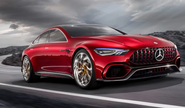 Hibridni pogonski sklop kombinira ultramoderni 4,0-litreni V8 bi-turbo i elektromotor i razvija ukupno 805 KS.