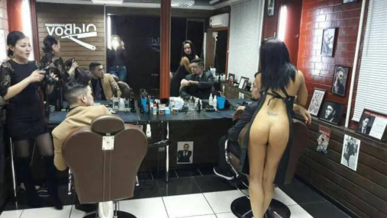 POGODITE ZAŠTO SVI MUŠKARCI IDU KOD NJIH NA ŠIŠANJE: Frizerski salon privlači mušterije sto na sat