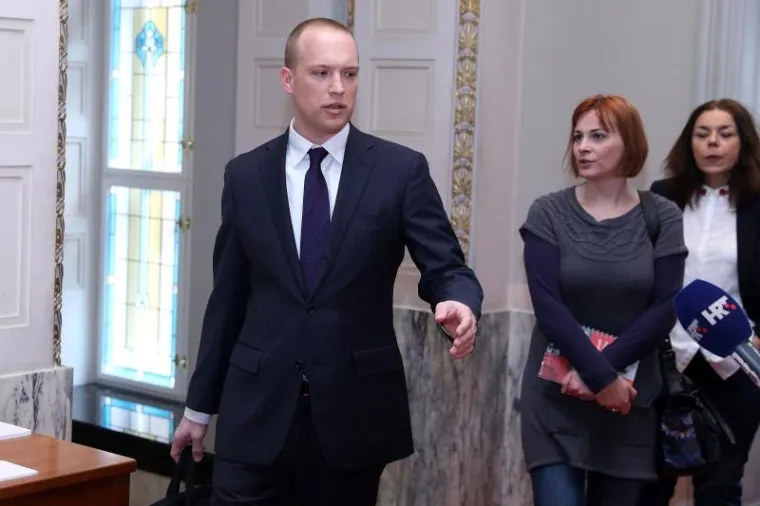 SAUCHA NOVINARIMA OTVORIO DU&Scaron;U: Progovorio o aferi 'Dnevnice'