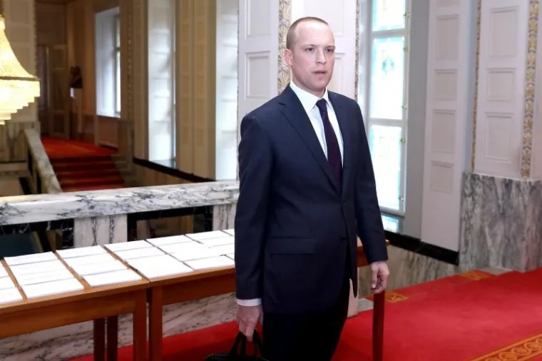 SAUCHA NOVINARIMA OTVORIO DU&Scaron;U: Progovorio o aferi 'Dnevnice'