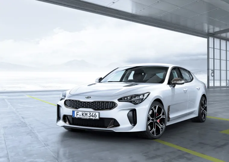 DOJURILA U EUROPU: Kia Stinger donosi duh legendarnih gran turisma