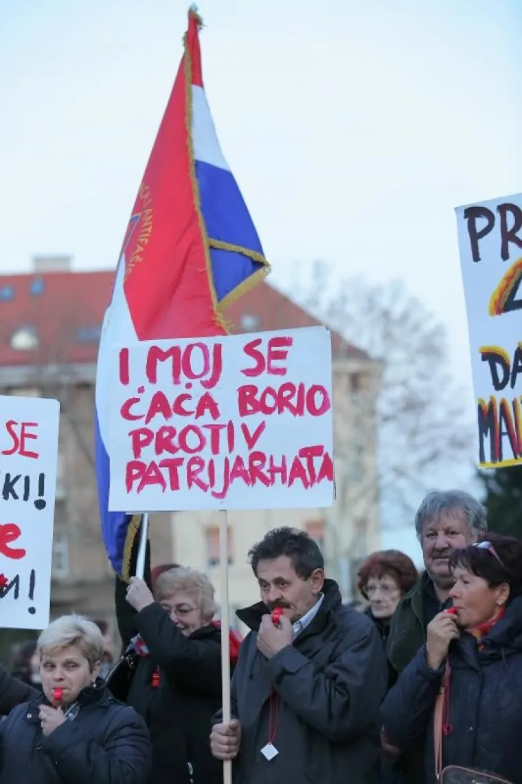 'ŽENA, MAJKA, RADNICA': Više od tisuću ljudi maršira protiv diskriminacije i nasilja nad ženama