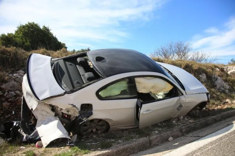 TROSTRUKI SUDAR NA &Scaron;IBENSKOJ OBILAZNICI: Ozlijeđeno petero ljudi, na teren su iza&scaron;li i vatrogasci