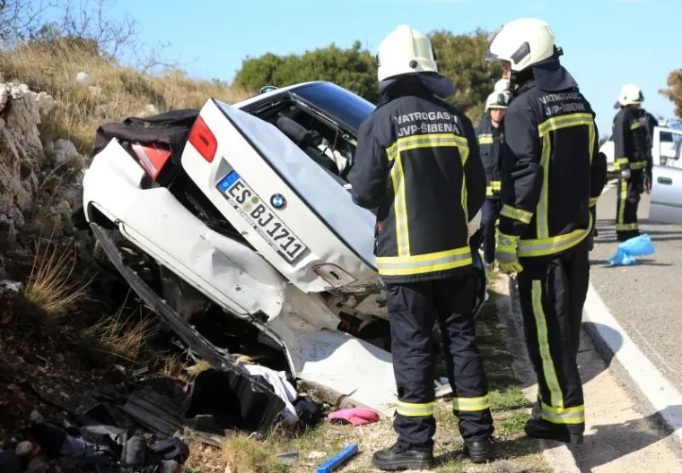 TROSTRUKI SUDAR NA &Scaron;IBENSKOJ OBILAZNICI: Ozlijeđeno petero ljudi, na teren su iza&scaron;li i vatrogasci