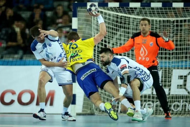 UŽARENA ATMOSFERA U ZAGREBAČKOJ ARENI: Hrvatski prvak stigao do velike pobjede