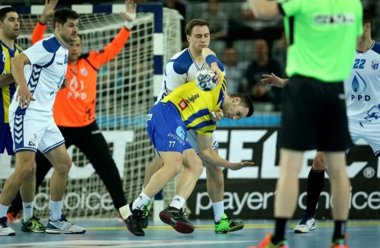 UŽARENA ATMOSFERA U ZAGREBAČKOJ ARENI: Hrvatski prvak stigao do velike pobjede