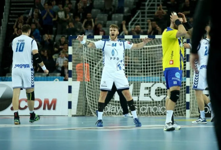 UŽARENA ATMOSFERA U ZAGREBAČKOJ ARENI: Hrvatski prvak stigao do velike pobjede