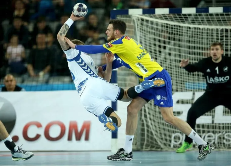 UŽARENA ATMOSFERA U ZAGREBAČKOJ ARENI: Hrvatski prvak stigao do velike pobjede