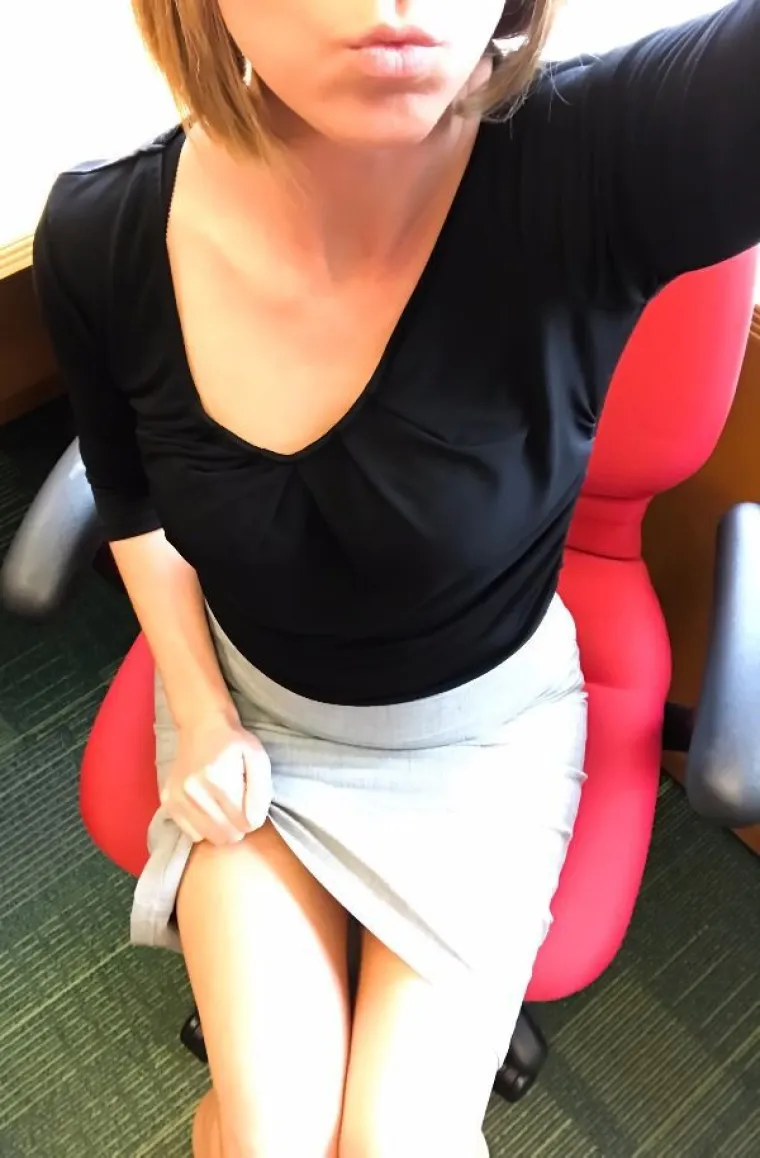 TE&Scaron;KO JE IZDRŽATI DO KRAJA... RADNOG DANA: Evo &scaron;to va&scaron;e kolegice rade kad nitko ne gleda