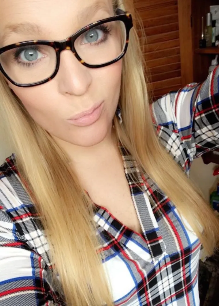 NJIMA STOJE TAKO DOBRO... Ove cure jasno pokazuju za&scaron;to dečki ne bi trebali nositi flanelaste ko&scaron;ulje