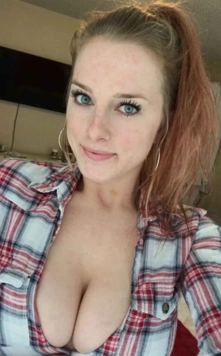 NJIMA STOJE TAKO DOBRO... Ove cure jasno pokazuju za&scaron;to dečki ne bi trebali nositi flanelaste ko&scaron;ulje