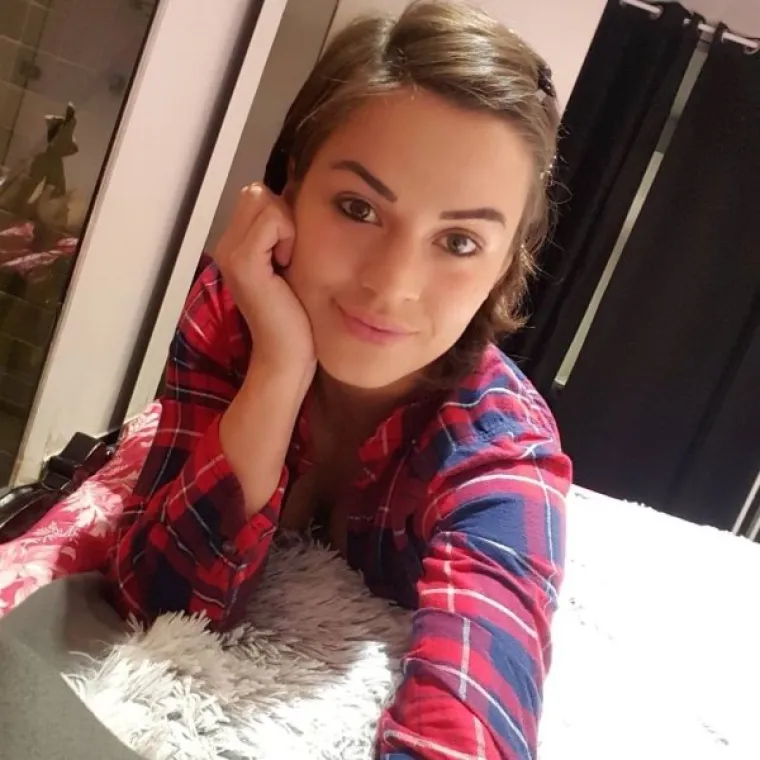 NJIMA STOJE TAKO DOBRO... Ove cure jasno pokazuju za&scaron;to dečki ne bi trebali nositi flanelaste ko&scaron;ulje