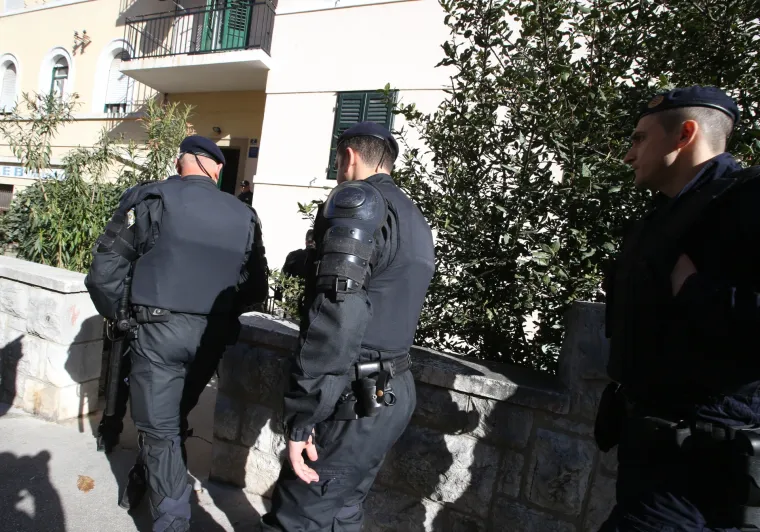 Obitelj branitelja Mirka Buzova deložirana iz stana