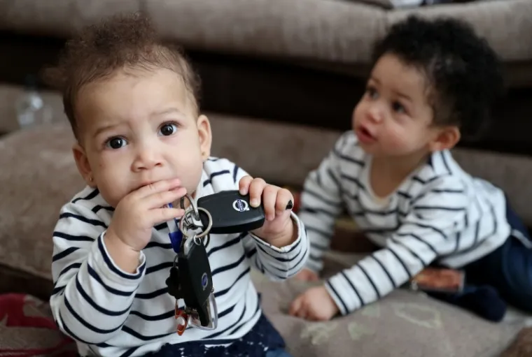 Bračni par u mjesec dana dobio dvoje djece od surogat majki lezbijki