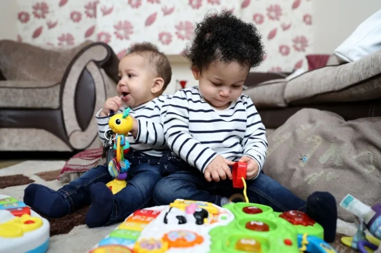 Bračni par u mjesec dana dobio dvoje djece od surogat majki lezbijki