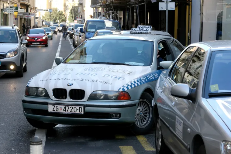 Taksisti besplatno prevoze