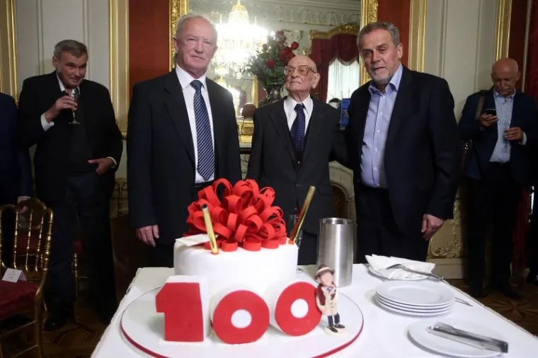 RASPLET 'TALAČKE KRIZE': Bandić Hrženjaku darovao svoju tortu