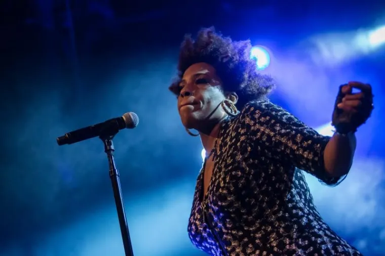 NIJE ODUŠEVILA: Pogledajte kako je bilo sinoć na koncertu slavne Macy Gray