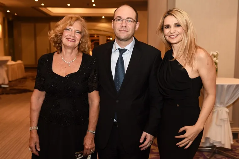 Ukupno je 26 dobitnica  iz čak 8 svjetskih država u dvije kategorije &ndash; utjecajne hrvatske žene i buduće liderice - koje su izabrane među 75 nominirah žena iz cijelog svijeta.