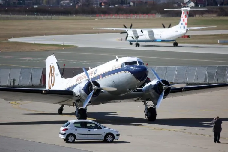 NA PLESO SLETIO KULTNI ZRAKOPLOV JAMESA BONDA: Slavni Douglas DC-3 krenuo na svjetsku turneju
