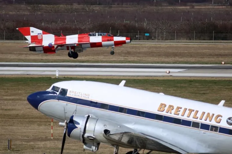 NA PLESO SLETIO KULTNI ZRAKOPLOV JAMESA BONDA: Slavni Douglas DC-3 krenuo na svjetsku turneju