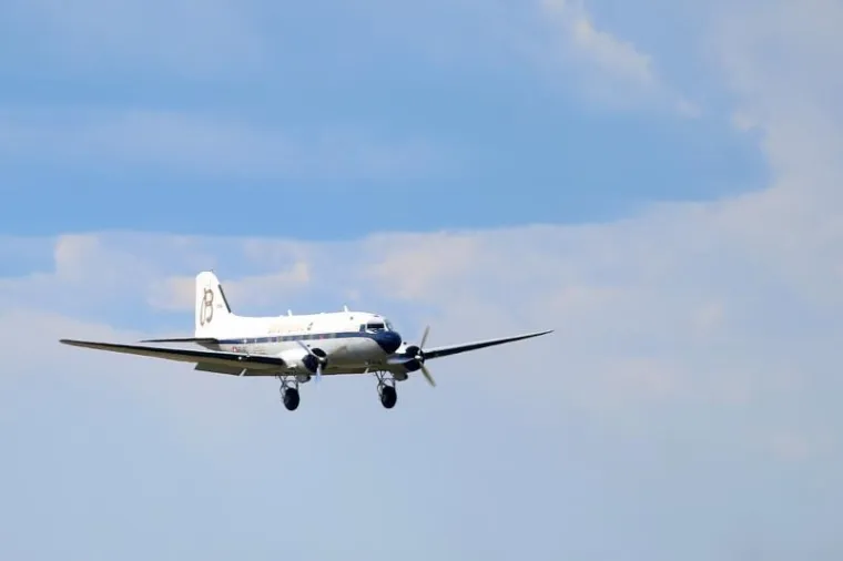 NA PLESO SLETIO KULTNI ZRAKOPLOV JAMESA BONDA: Slavni Douglas DC-3 krenuo na svjetsku turneju