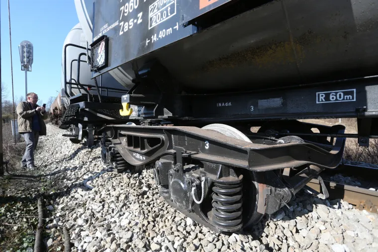 Vlak iskočio iz tračnica