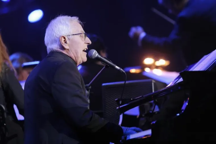 SPEKTAKL: Oliver proslavio 70. rođendan koncertom u Areni Zagreb, Rozga privukla pažnju uskom haljinom...