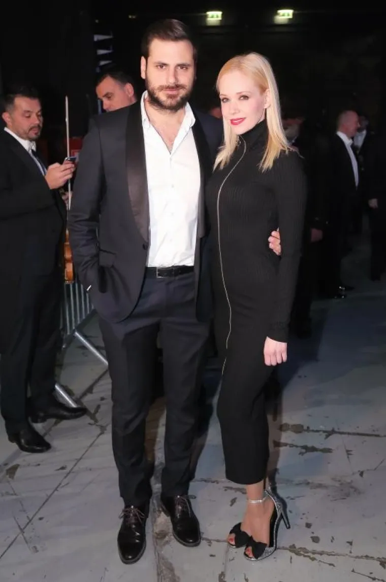 SPEKTAKL: Oliver proslavio 70. rođendan koncertom u Areni Zagreb, Rozga privukla pažnju uskom haljinom...