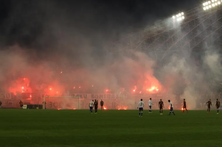 POLJUDSKA BAKLJADA: Evo za&scaron;to je utakmica na Poljudu danas bila prekinuta