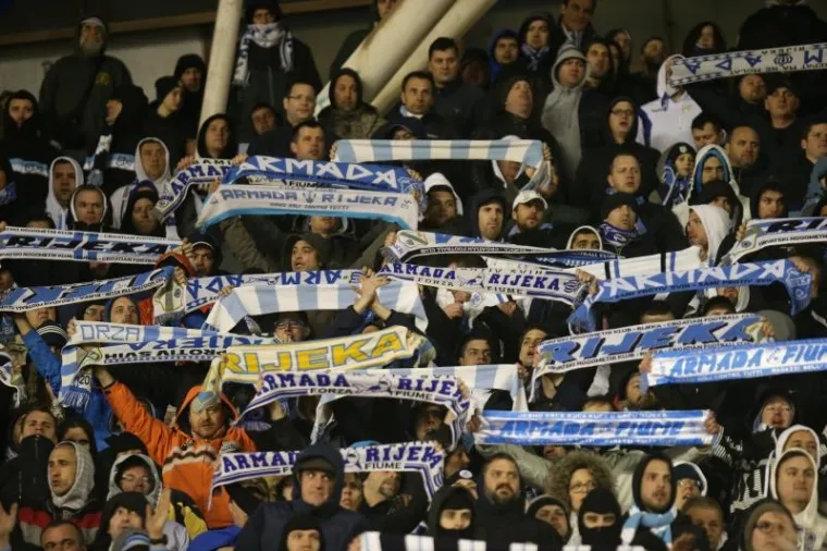 POLJUDSKA BAKLJADA: Evo za&scaron;to je utakmica na Poljudu danas bila prekinuta