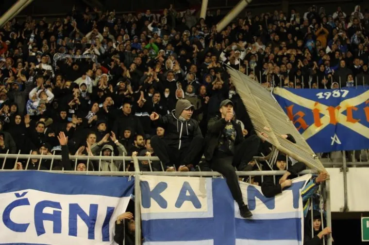 POLJUDSKA BAKLJADA: Evo za&scaron;to je utakmica na Poljudu danas bila prekinuta