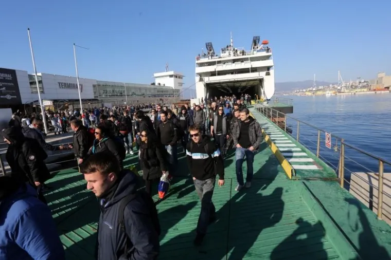 LUDNICA U RIJECI: Pogledajte kako je izgledao povratak navijača iz Splita