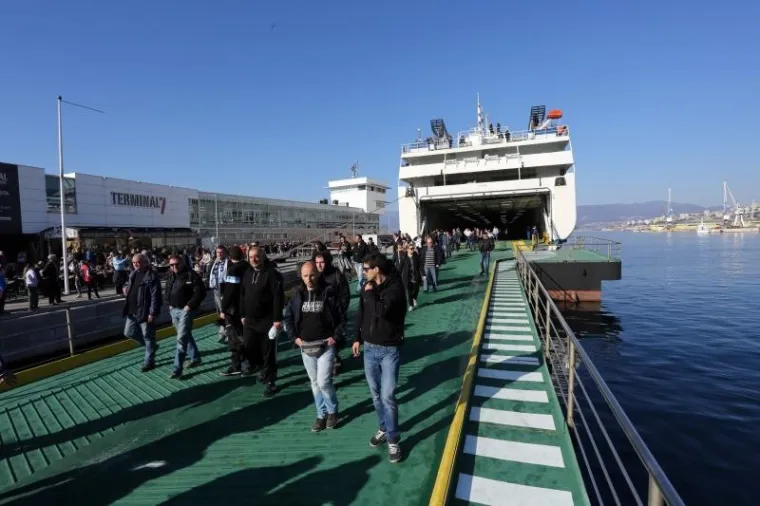 LUDNICA U RIJECI: Pogledajte kako je izgledao povratak navijača iz Splita