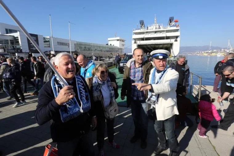 LUDNICA U RIJECI: Pogledajte kako je izgledao povratak navijača iz Splita