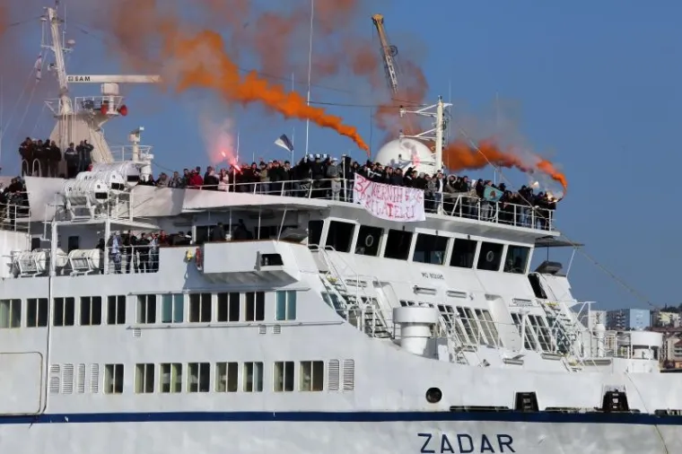 LUDNICA U RIJECI: Pogledajte kako je izgledao povratak navijača iz Splita